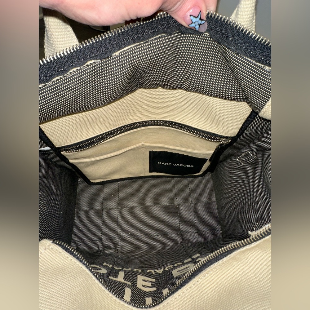 Marc Jacobs The Jacquard Medium Tote Bag Cream Black Logo Crossbody Strap - Picture 4 of 7